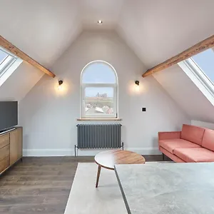Host & - The Loft At Skinner St Whitby